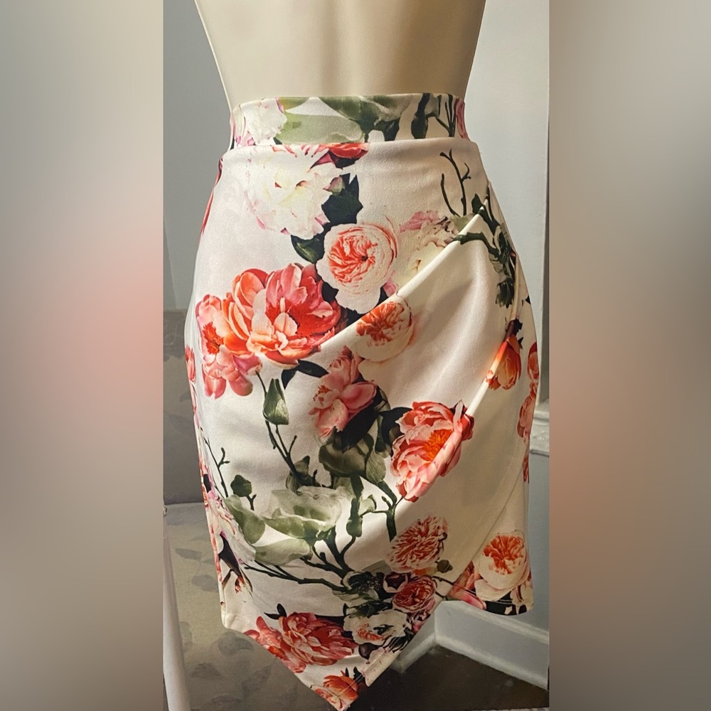 AKIRA White Orange Pink Floral Ruched Tulip Skirt S